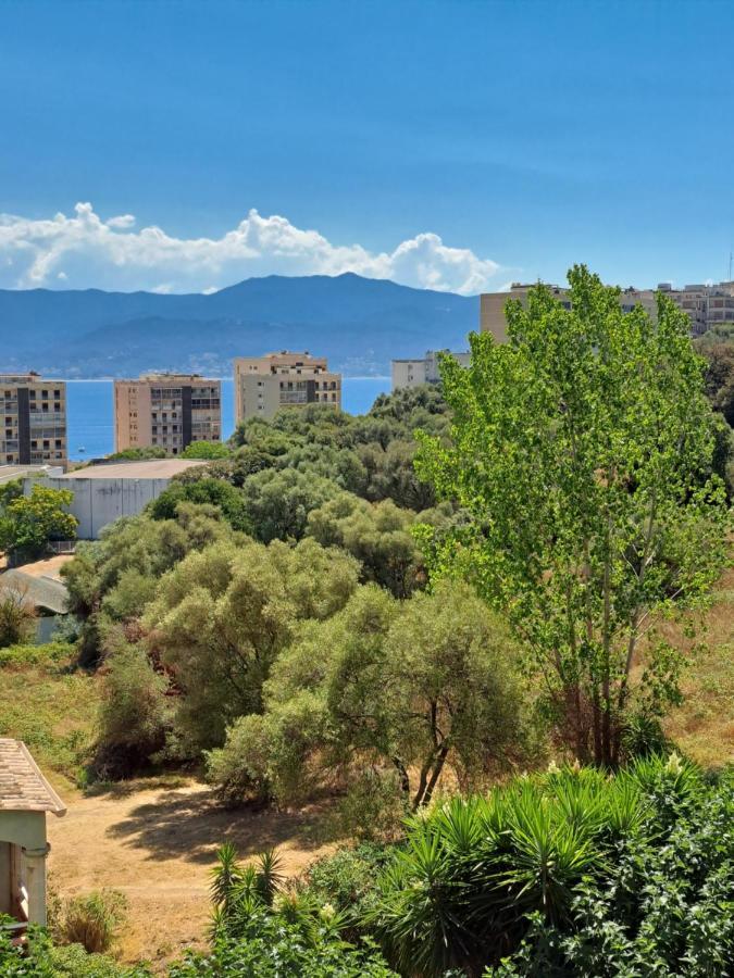 Appartement Vue Mer Avec Parking Ajaccio  Exteriör bild