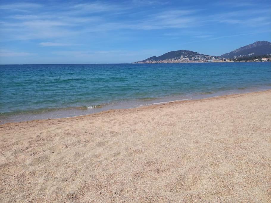 Appartement Vue Mer Avec Parking Ajaccio  Exteriör bild